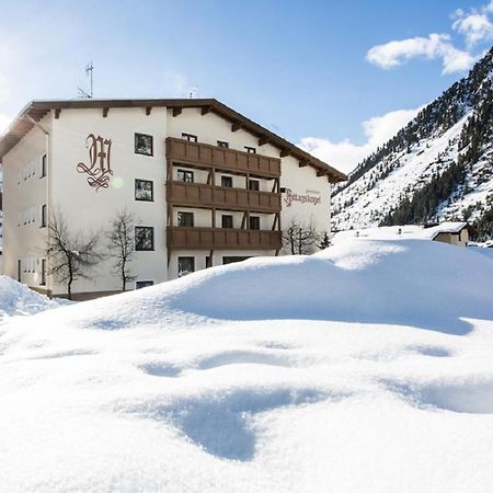 Pension Mittagskogel 皮茨河谷圣莱昂哈德 外观 照片